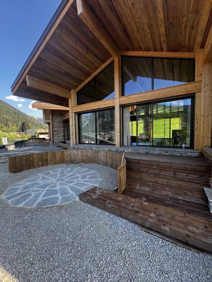 Extérieur d'un chalet en bois, Thonon-les-Bains